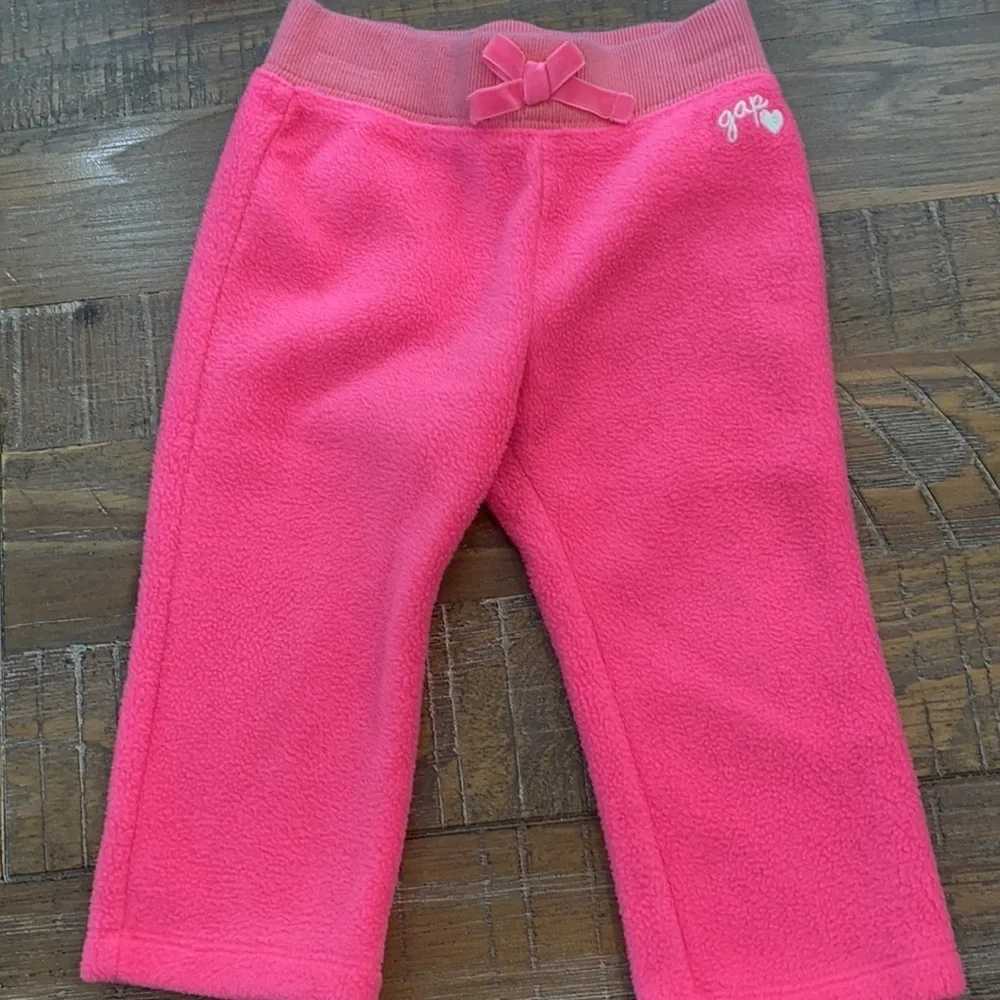 Gap pants and‎ hoodie hot pink